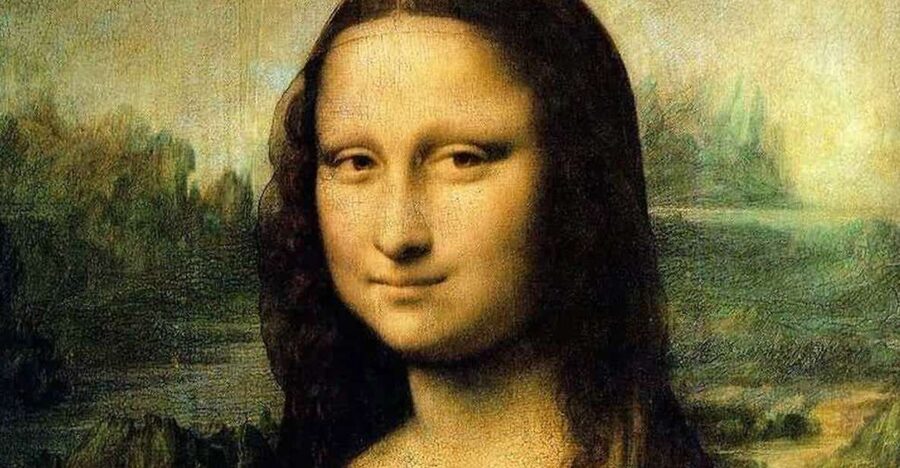 Louvre & Mona Lisa Small Group Tour with Reserved Entry - From royal fortress to giant museum