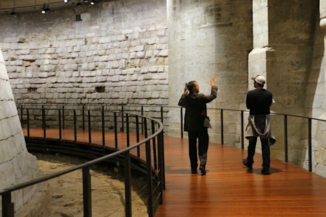 Louvre Museum Access Guided Tour with Mona Lisa - Why timed entry matters inside the Louvre