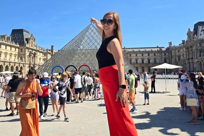 Louvre Museum Entry Ticket with Audio Guide and Mona Lisa Access - Finding the Louvre’s famous glass pyramid