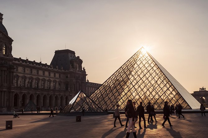 Louvre Museum - Highlights Tour with Mona Lisa - Why a guide helps inside the Louvre