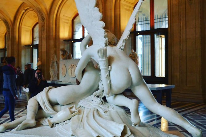 Louvre Museum Private 2-h Tour on Italian Art and masterpieces - Meeting at the Louvre’s Cour Carrée at 2:30 pm