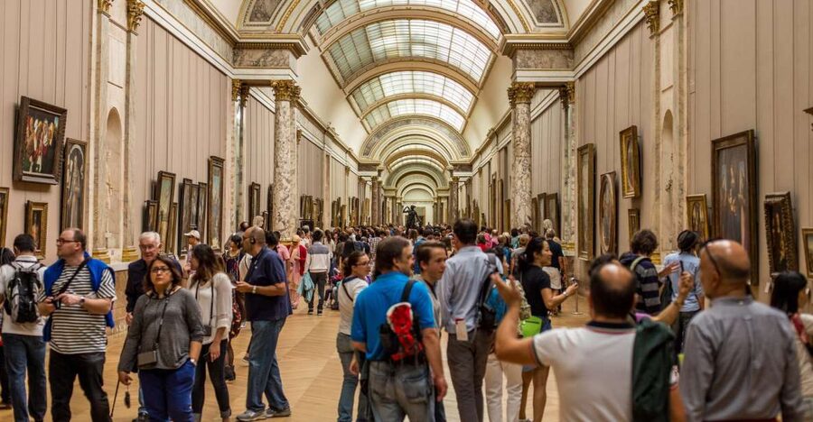 Louvre Museum: Skip-the-Line Guided Tour - Why a guide helps inside the Louvre