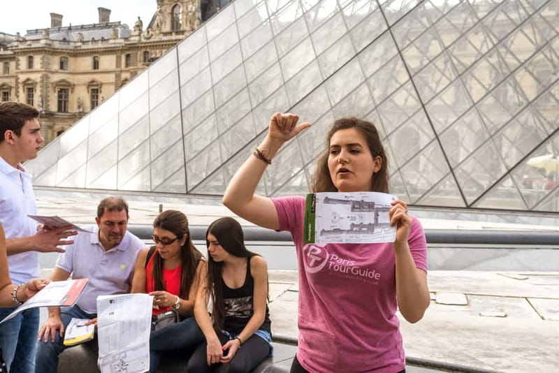 Louvre Museum: Skip-the-Line Small Group Guided Tour - Meeting up near the Louvre Pyramid