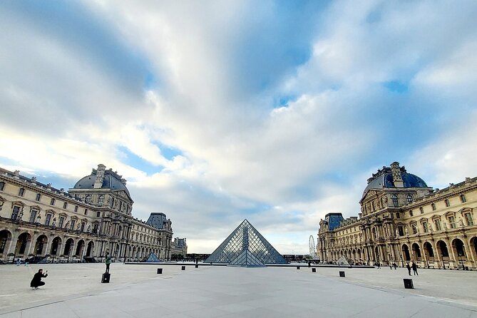 Louvre Museum Timed Entry Ticket - Optional Private Guide - Arriving at the Louvre and entering through the Pyramid