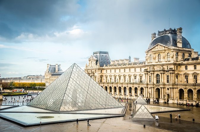 Louvre Priority Access with Mona Lisa Escort or Guided Option - Staying inside after the organized visit