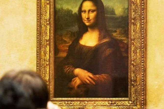 LOUVRE PRIVATE TOUR: Priority Access tickets & Local expert guide - Why a private Louvre guide can change the visit