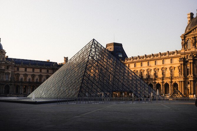 Louvre Private Tour – The Essentials and More with Expert Guide - The Louvre highlights: Mona Lisa and beyond