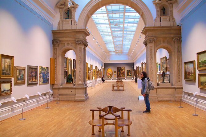 Louvre Skip The Line Guided Tour - Mona Lisa: famous, crowded, and still worth seeing