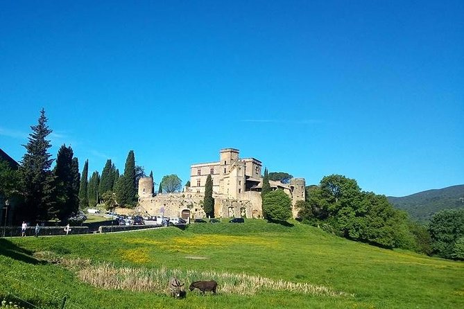 Luberon Market & Villages Day Trip from Aix-en-Provence - Gordes and the first big Provençal view