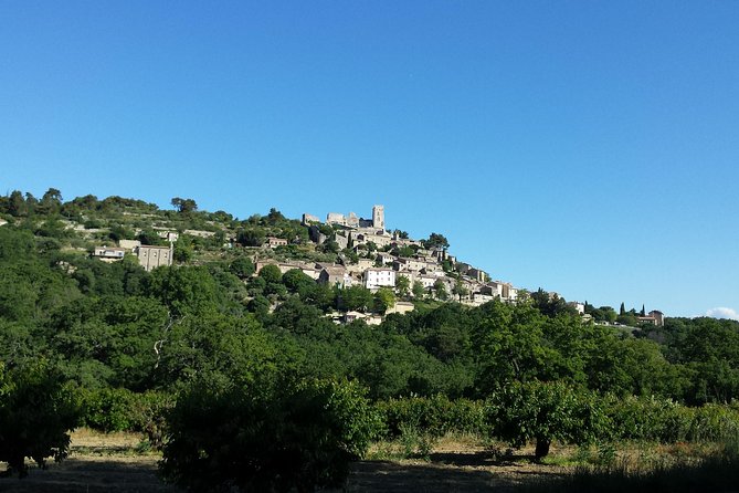 Luberon, Roussillon & Gordes Half-Day Tour from Avignon - Roussillon and its red ochre streets