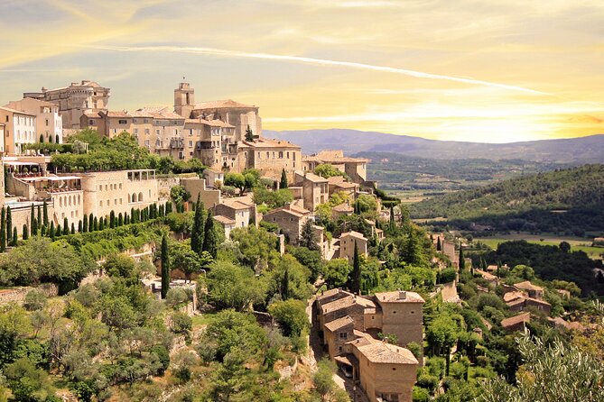 Luberon Small-Group Day Trip from Avignon - Fontaine de Vaucluse and its remarkable spring