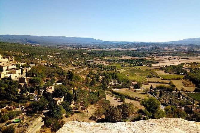 Luberon Villages Half-Day Tour from Aix-en-Provence - Bonnieux is brief but photogenic