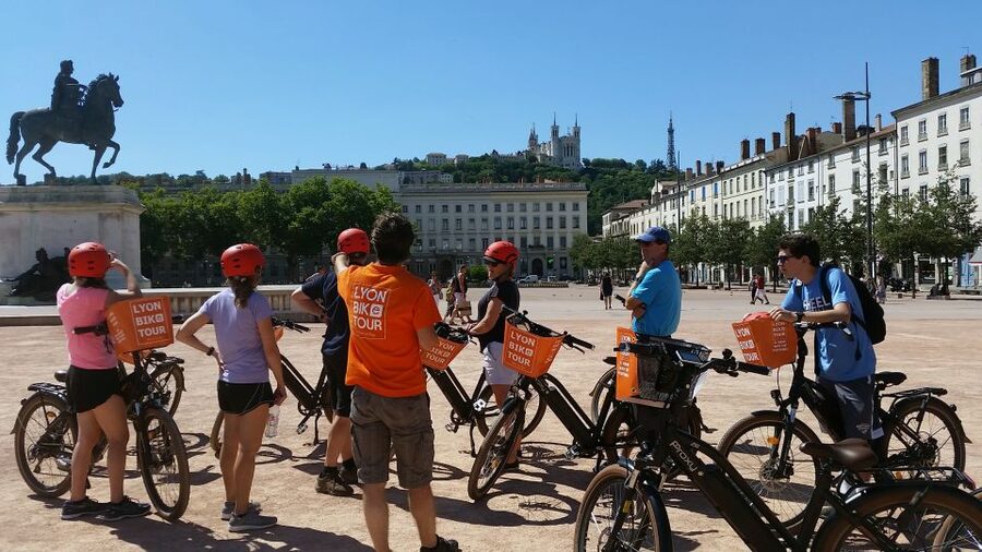 Lyon: 2-Hour Electric Bike Tour with a Local Guide - Along the Rhône on renovated cycling paths