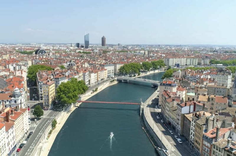 Lyon: Electric Boat Rental Without a License - Key points to know before you book