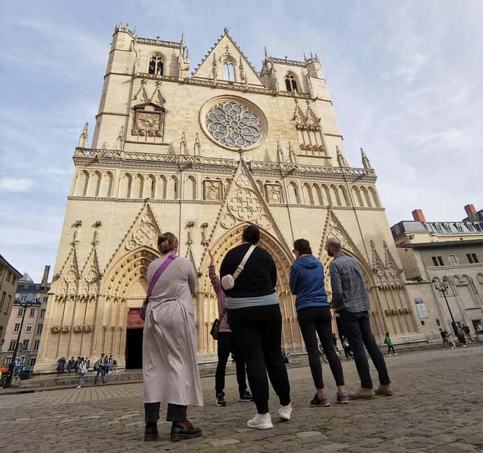 Lyon: Food Walking Tour with a Local Guide - A possible silk stop between the tastings