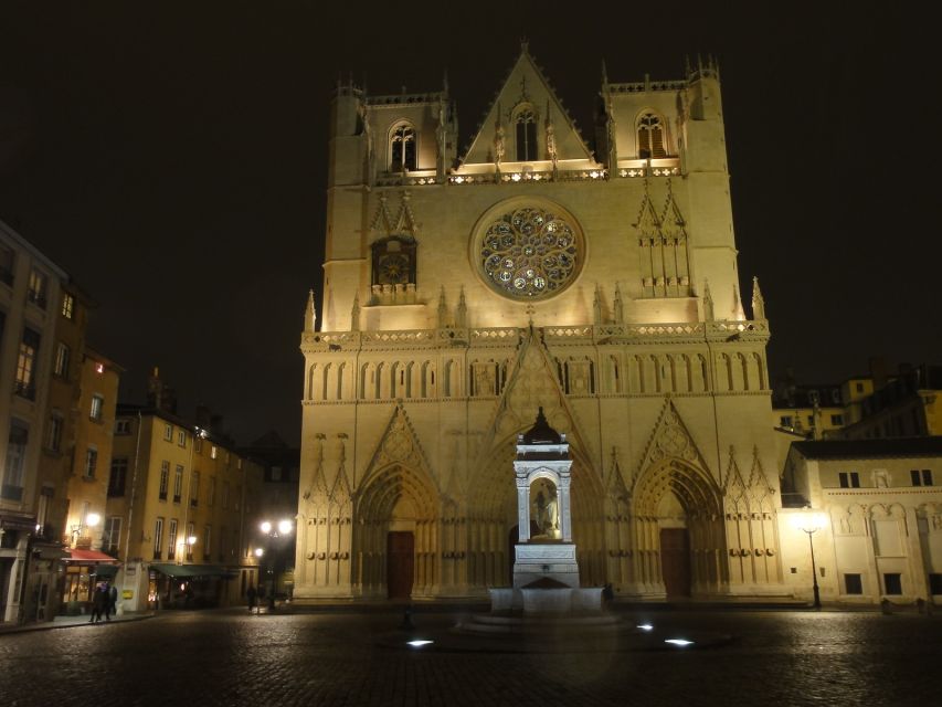 Lyon: Old District Private Guided Walking Tour - Starting at Saint-Jean in Vieux Lyon