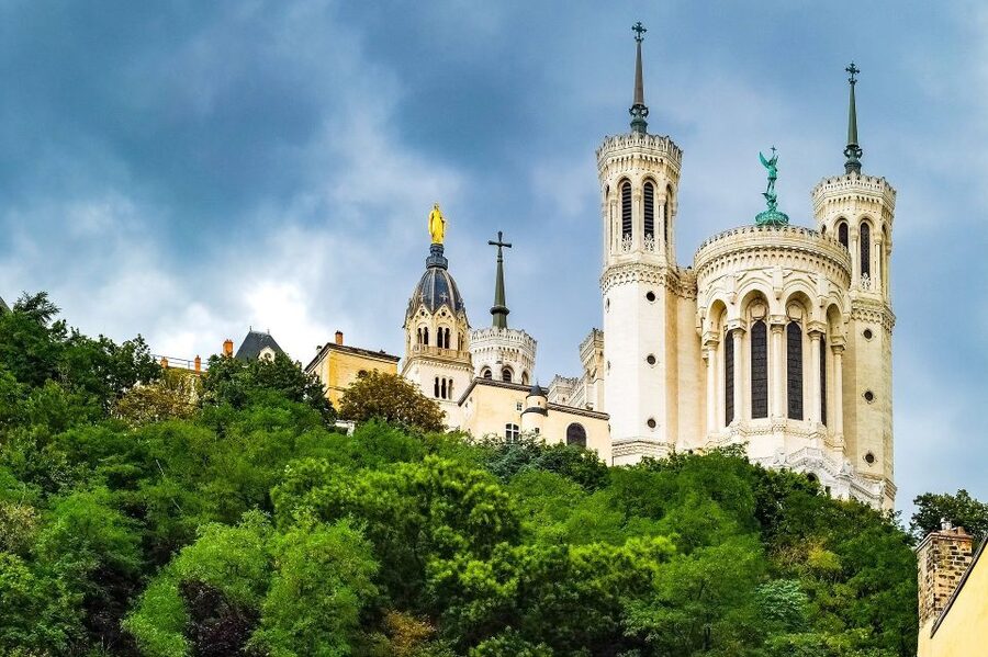 Lyon: Old District Private Guided Walking Tour - Is $217 per person fair value?