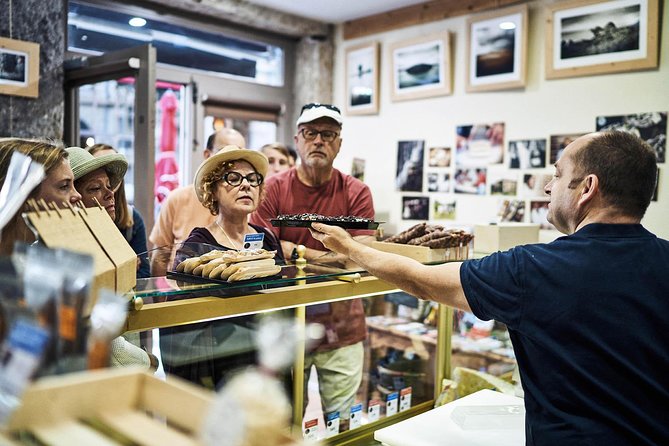 Lyon Old Town Food Tour with Local Specialties Tasting & Lunch - Practical details that shape the day