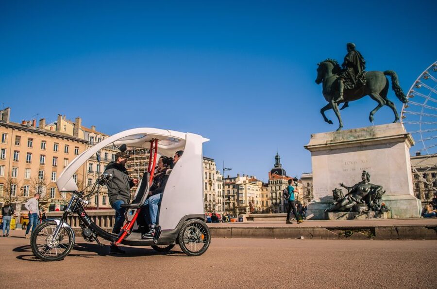 Lyon: Private Pedicab Tour of Top Landmarks & Hidden Gems - Two hours on wheels: what the pace feels like