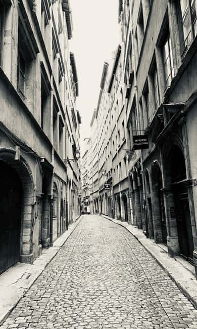 Lyon: Private Walking Tour of "Traboules" in the Old Town - Key points at a glance
