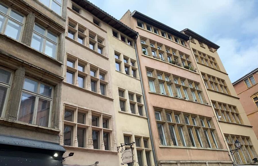 Lyon: Private Walking Tour of "Traboules" in the Old Town - Price, pace, and overall value