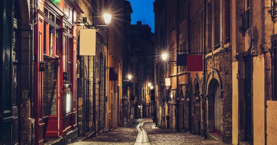 Lyon Sunset Food Tour: Full Meal of Lyon’s Best Bites - The bouchon course and the quenelle question