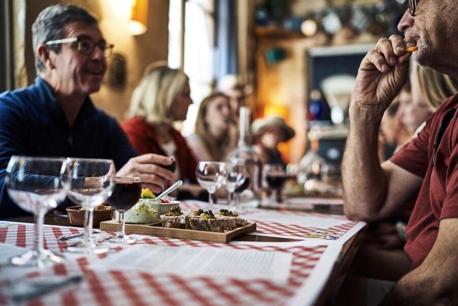 Lyon: Vieux Lyon Food Tasting Walking Tour - Meeting the people behind Lyon’s food