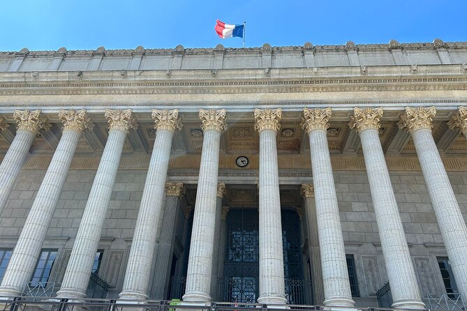 Lyon Walking Tour: Explore Top Sights & Hidden Gems - Starting at Place Bellecour and the Grand Hôtel-Dieu