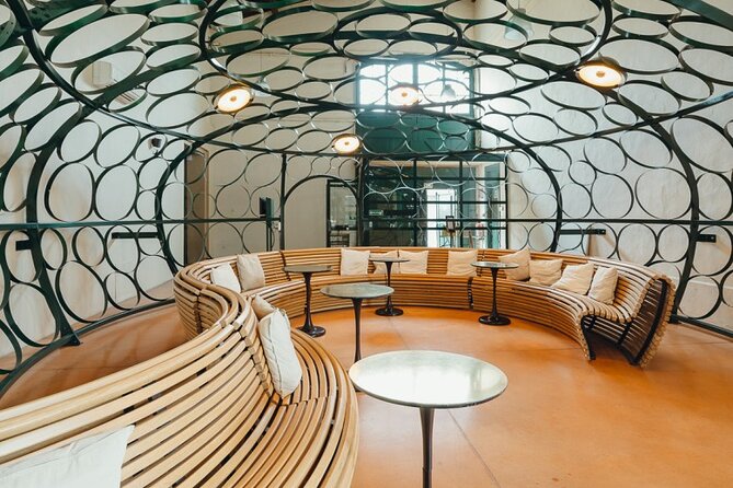Maison Noilly Prat VIP tour, wine and vermouth tastings - Finishing in the cellar museum