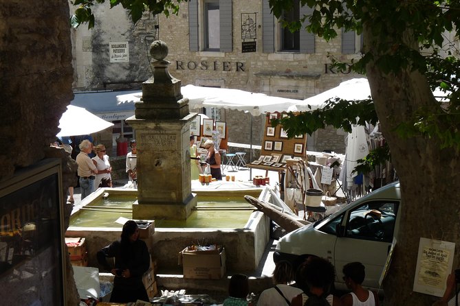 Market & Perched Villages of the Luberon Day Trip from Marseille - The free-time format is both strength and weakness