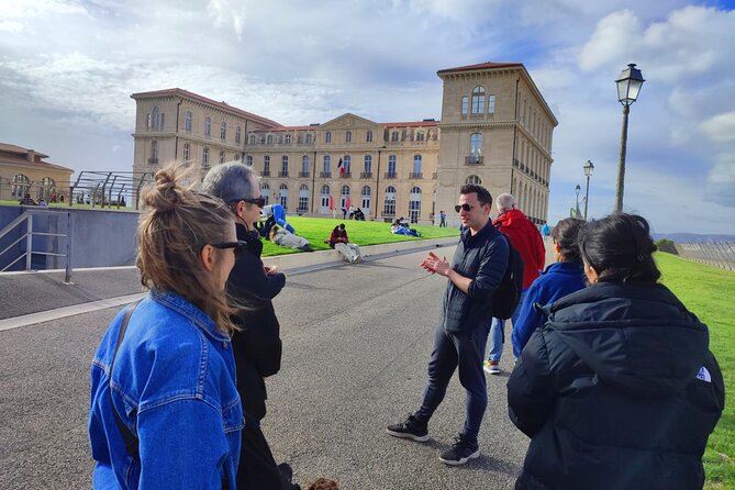 Marseille Guided Tour for 4 Hours with a Bilingual Local Guide - Saint-Victor and the final walk toward the center