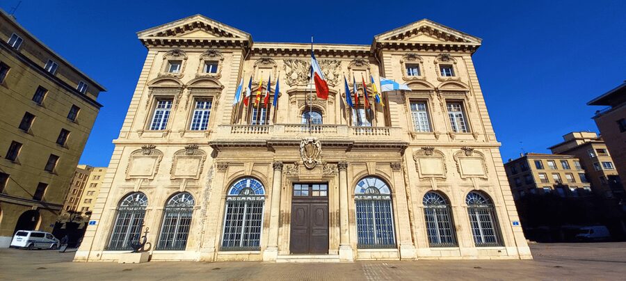 Marseille: Half-Day City Highlights Guided Walking Tour - How hard is the 9-kilometer walk?