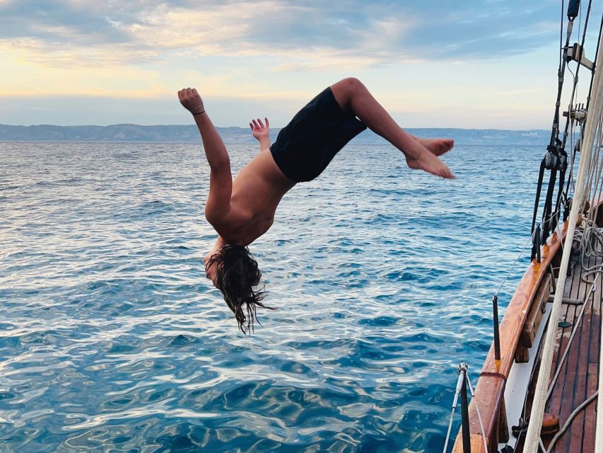 Marseille: Sailing Day Cruise with Lunch - Practical preparation for a comfortable day