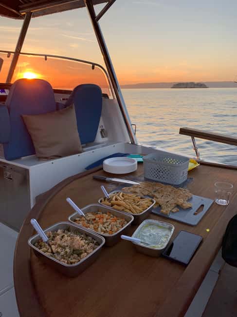 Marseille: Sunset Boat Cruise with Dinner and Drinks - The ride toward the Frioul archipelago
