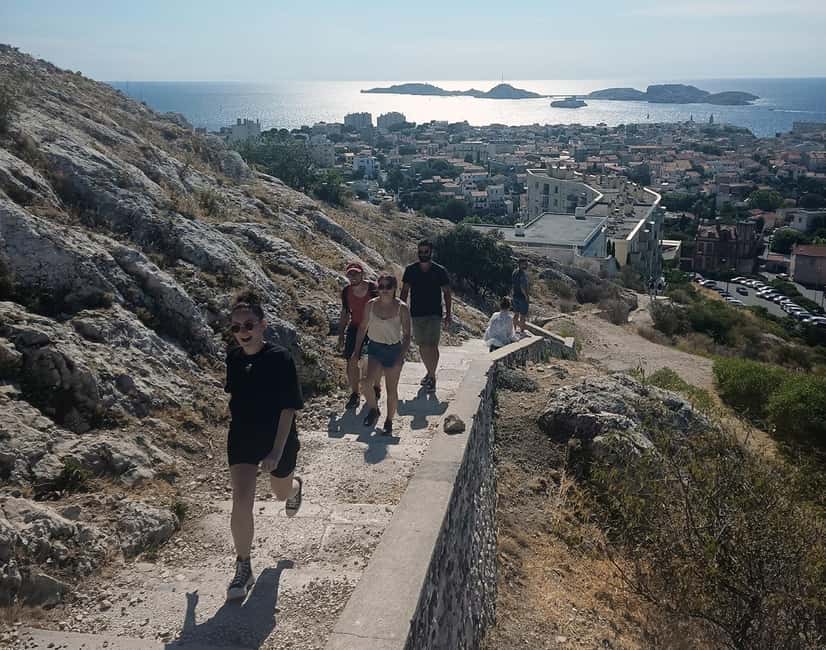 Marseille: Urban Hiking Tour with a Local Guide - What the guide adds to the walk