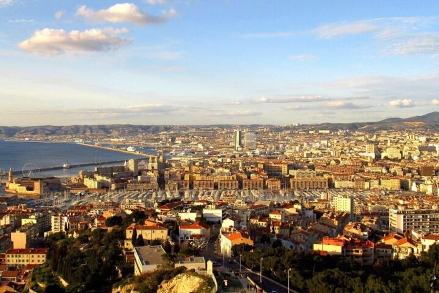 Marseilles: Private Custom Tour with a Local Guide - What two hours can and cannot do