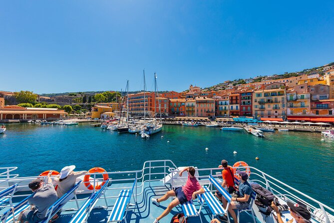 Mediterranean Coastal Sightseeing Cruise from Nice - What the commentary adds to the scenery