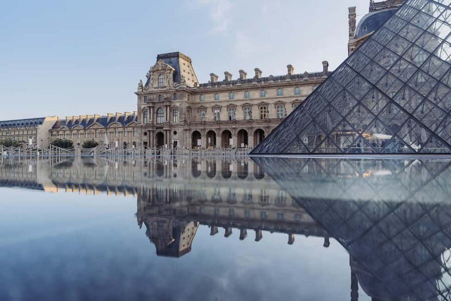 Mona Lisa & Louvre Masterpieces Tour with Reserved Access - Starting beneath the Louvre Pyramid