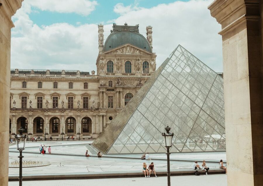 Mona Lisa & Louvre Masterpieces Tour with Reserved Access - Seeing the Louvre’s famous works without wandering aimlessly
