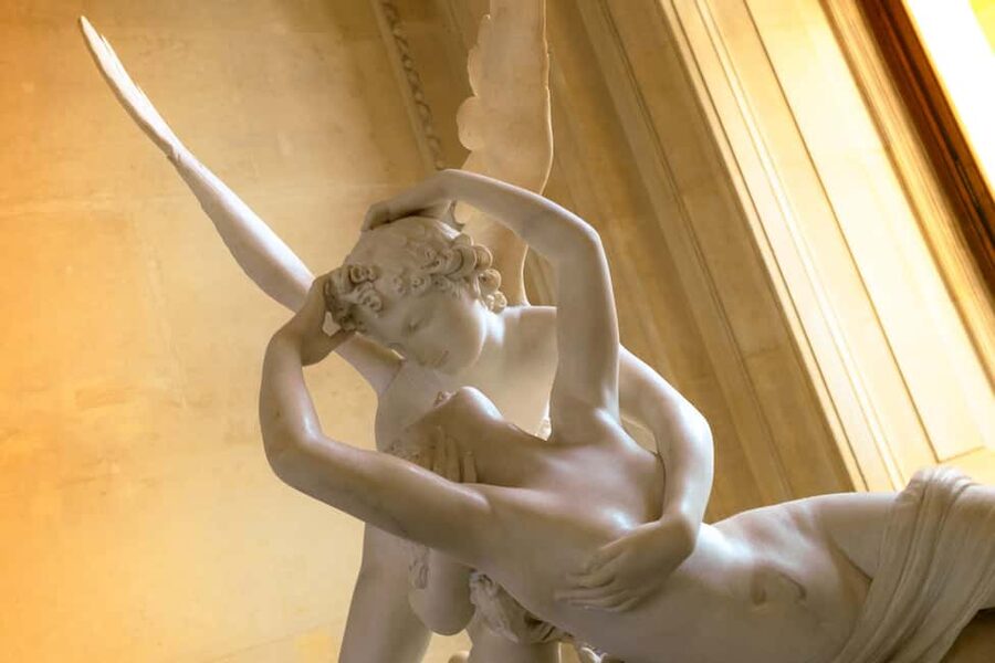 Mona Lisa & Treasures: 6-people Max Louvre Experience - Why a small Louvre tour helps