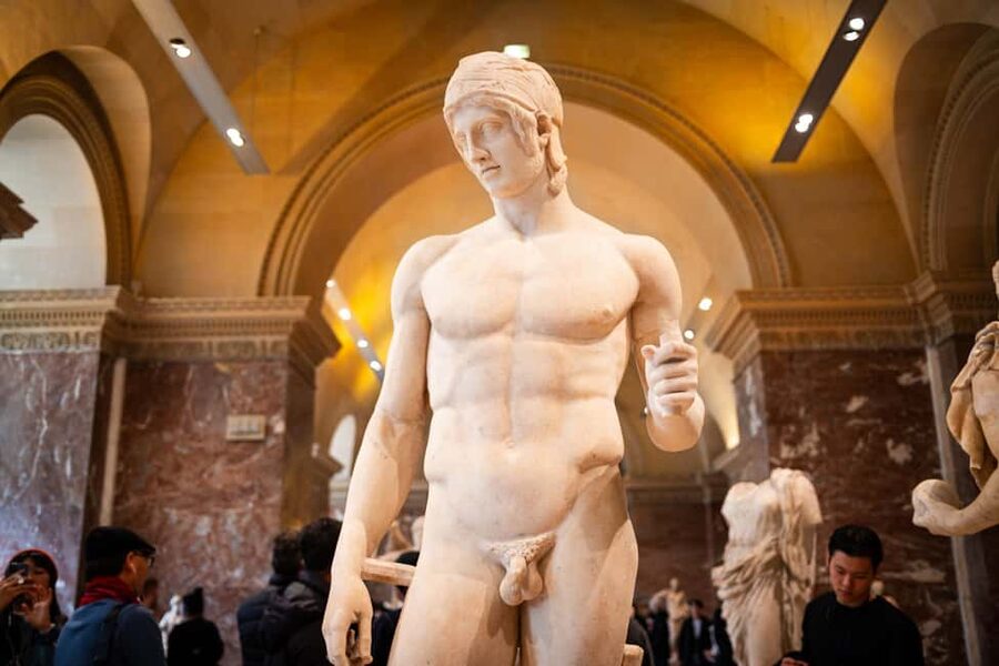 Mona Lisa & Treasures: 6-people Max Louvre Experience - Guide quality makes the biggest difference
