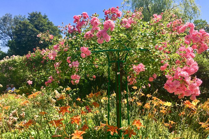 Monet's Gardens & House-Private Giverny Tour From Paris - A short walk through Giverny village