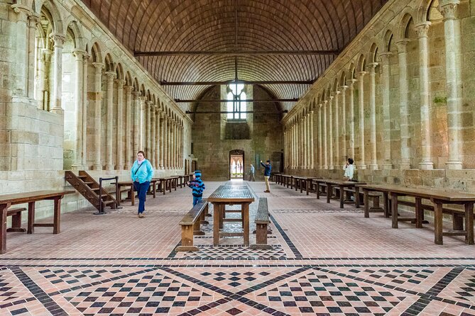 Mont Saint Michel Day Trip from Paris with English Speaking Guide - The return to Paris