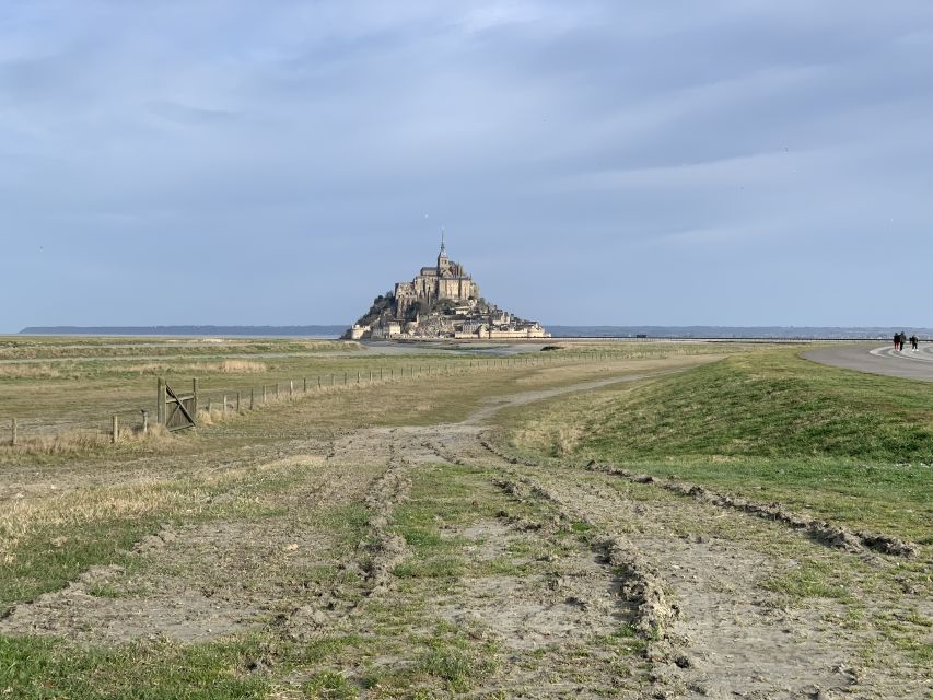 Mont Saint Michel: Walking Tour & Optional Abbey Ticket - Saint-Pierre Church and the village details
