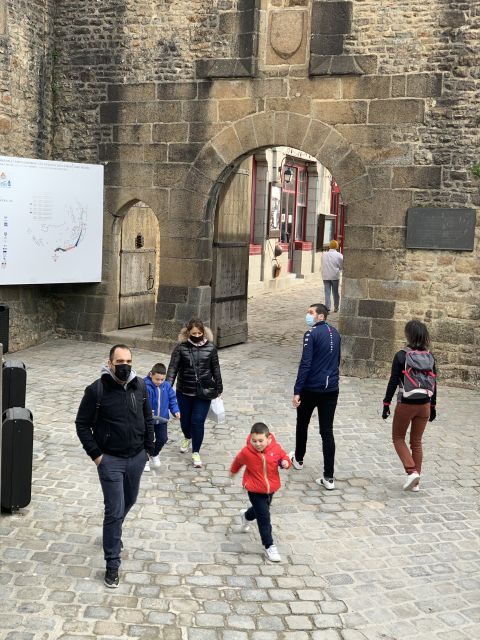 Mont Saint Michel: Walking Tour & Optional Abbey Ticket - English, French, and bilingual departures