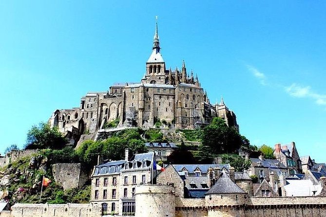 Mont St Michel Full Day Tour with a National Guide from Bayeux - Two hours inside Abbaye du Mont-Saint-Michel