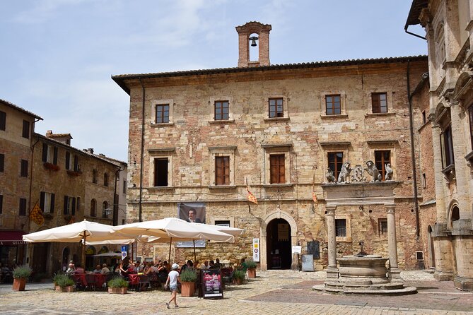 Montepulciano: Winery Tour & Tasting Experience - Arriving at Talosa in central Montepulciano
