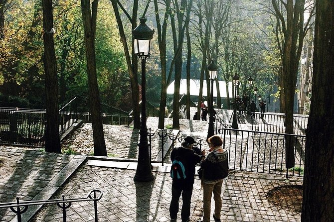 Montmartre District and Sacre Coeur - Exclusive Guided Walking Tour - Van Gogh, Rue Lepic, and Montmartre’s artist past