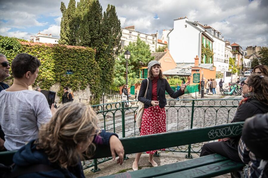 Montmartre en chansons: tour with a professional singer - Dalida’s Montmartre addresses