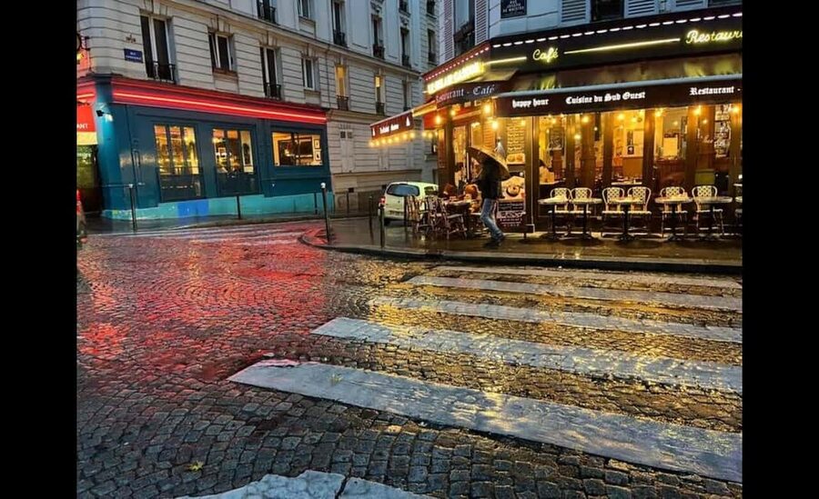 Montmartre for Art Lovers - Walking tour with Expert Guide - Place du Tertre and the final climb